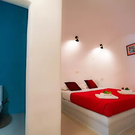 Bonita Santorini Cave Éxo Goniá