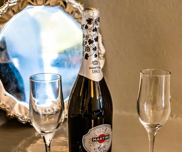 Bonita Santorini Cave *