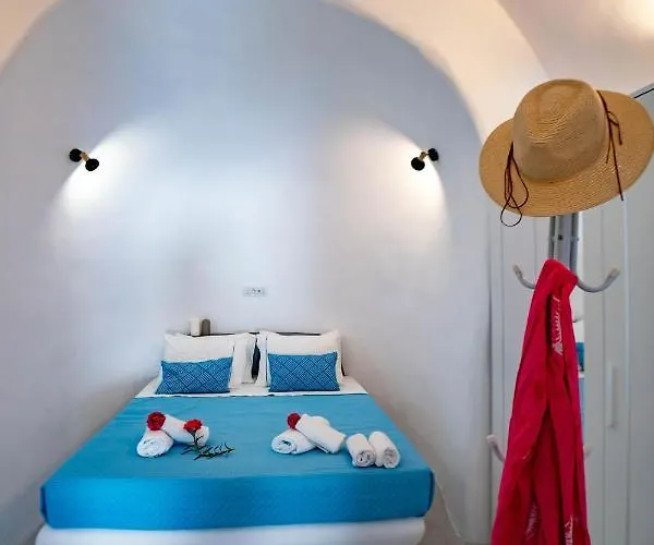 Bonita Santorini Cave *