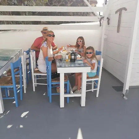 Bonita Santorini Cave Éxo Goniá