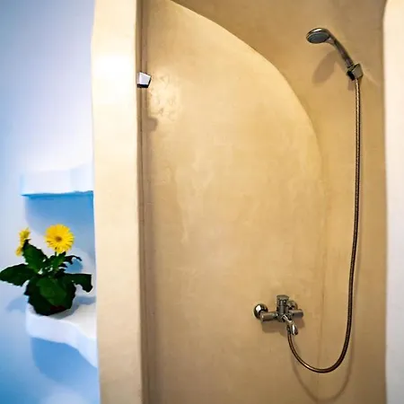 Bonita Santorini Cave Apartment