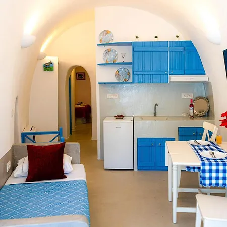Bonita Santorini Cave * Exo Gonia