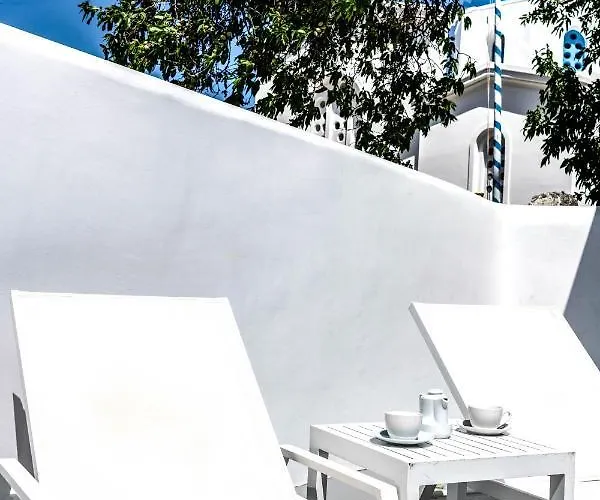 Daire Bonita Santorini Cave *