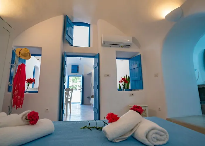 Bonita Santorini Cave