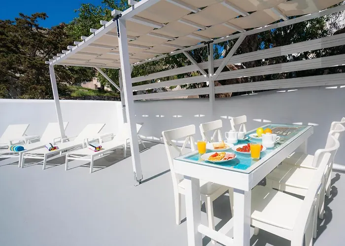 Bonita Santorini Cave * Exo Gonia