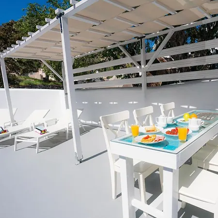 Bonita Santorini Cave * Éxo Goniá